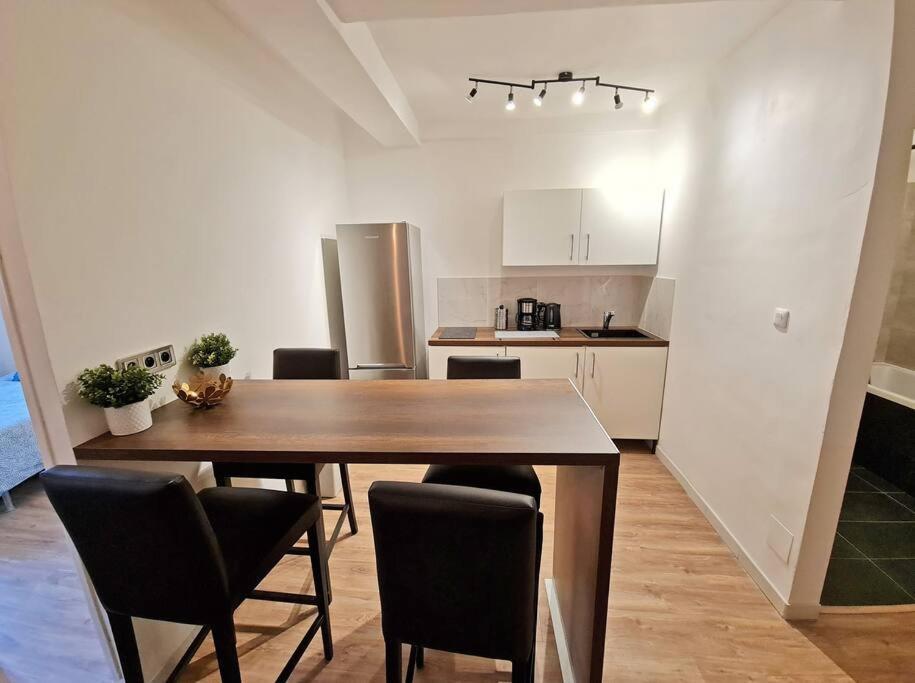 Gregbnb - T2 Design 43M2 - Toulon Est - Wifi Fibre - N2 Экстерьер фото