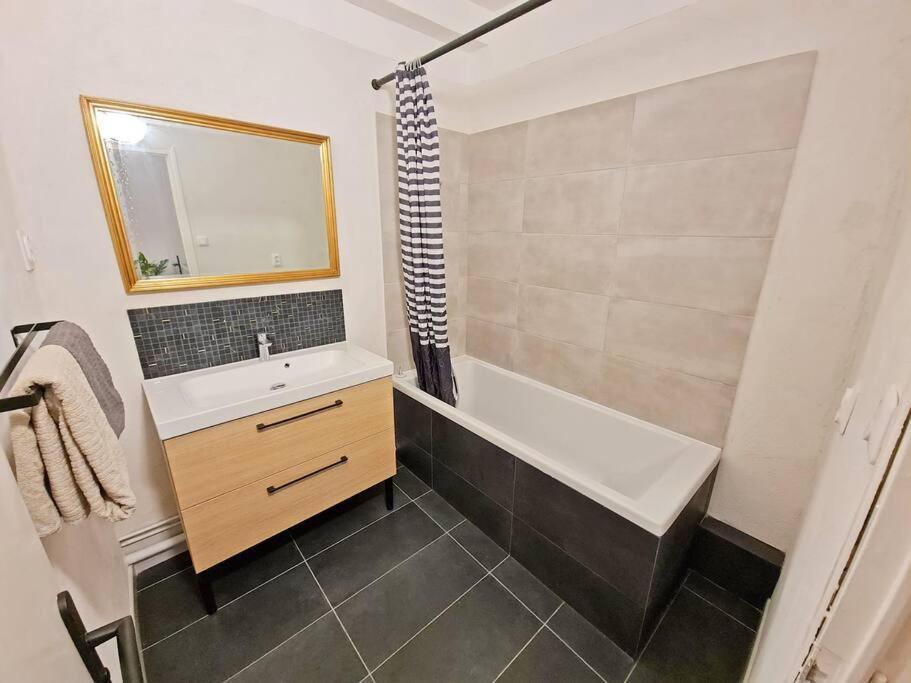 Gregbnb - T2 Design 43M2 - Toulon Est - Wifi Fibre - N2 Экстерьер фото